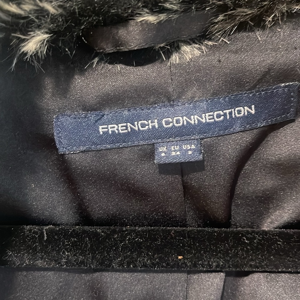 Beautiful jacket - Picture 2 of 7